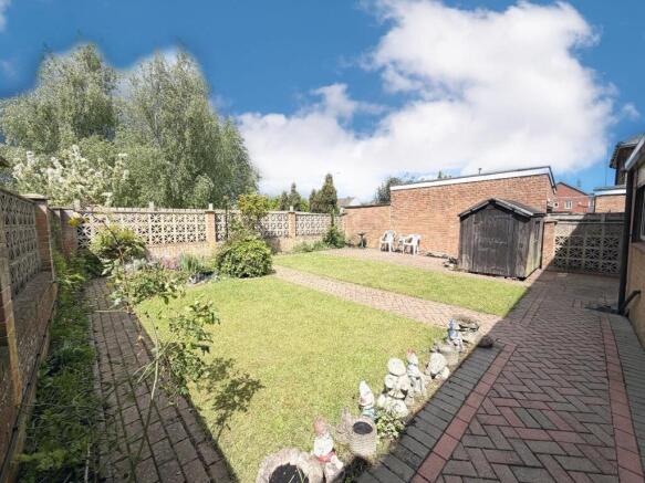 4 bed Semi-Detached for sale Image 12