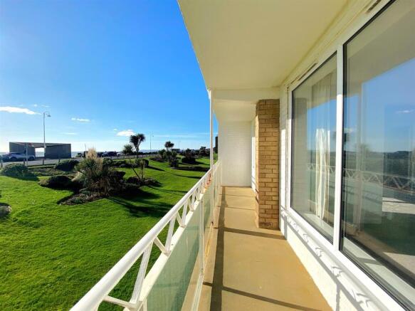 7 St Thomas - Balcony1.jpg