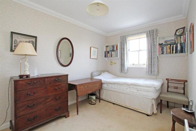 58KGG - FF Bedroom one.jpg