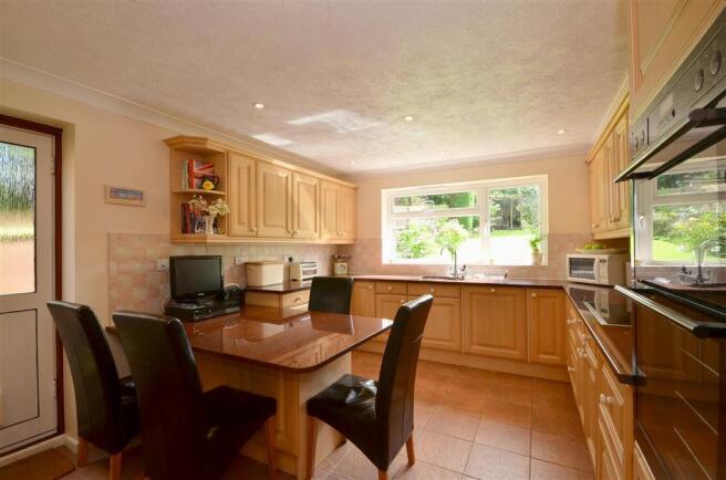 Kitchen / Breakfast Room