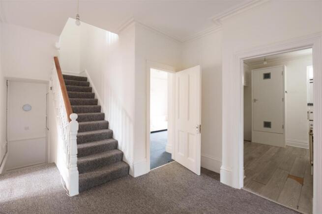 10a Wilbury Crescent-3.jpg