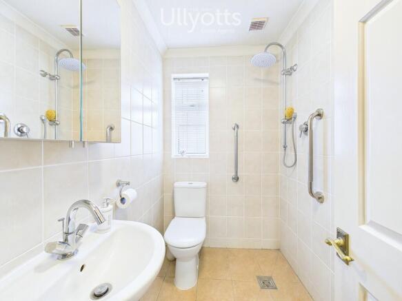 4 bed Detached for sale Image 7