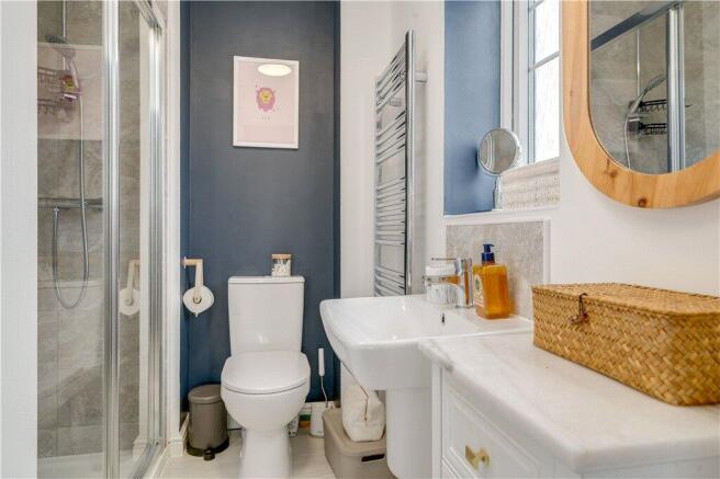 4 bed Detached for sale Image 11