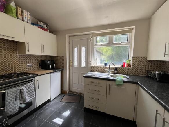 3 bed Semi-Detached for sale Image 5