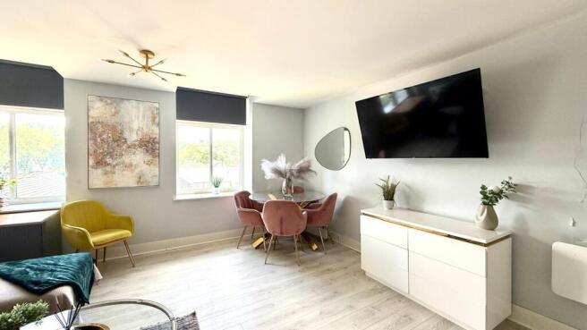 2 bed Apartment to rent Image 4