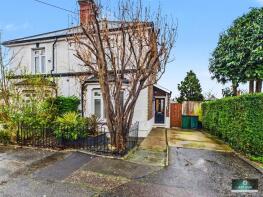 1 Cavachon Cottage, Crabbet Road, Three Bridges, Crawley RH10 1NF