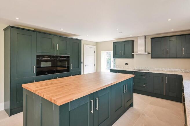 4 bed House for sale Image 5