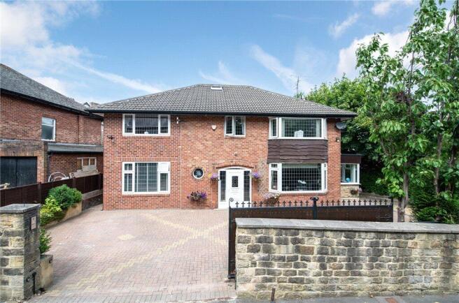 6 bed Detached for sale Image 9