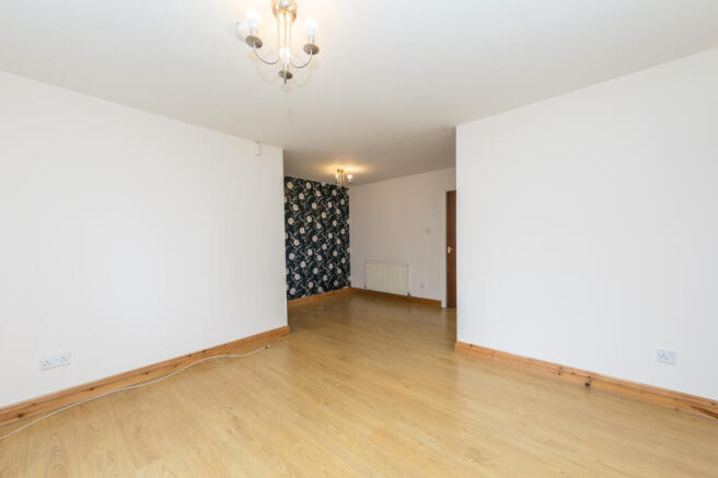 2 bed Flat for sale Image 4