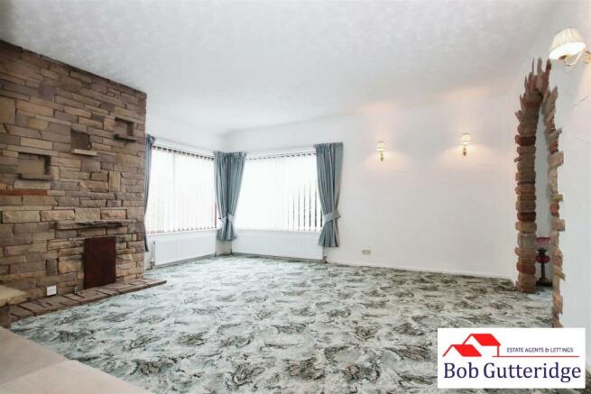 SPACIOUS LOUNGE