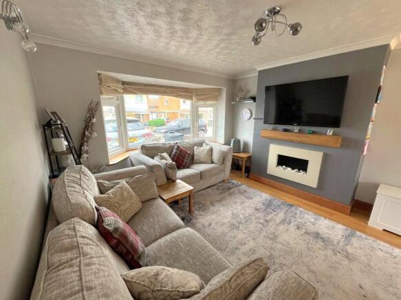 5 bed Semi-Detached for sale Image 9