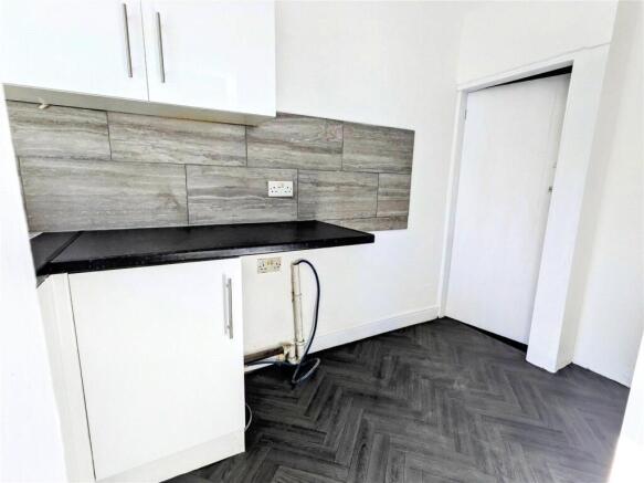 3 bed Terraced to rent Image 6