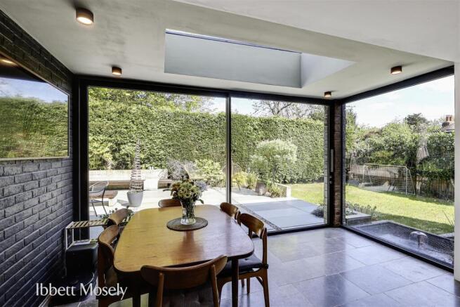 14 Dining Room.jpg