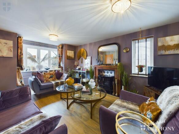 CAM03852G0-PR0172-STILL013