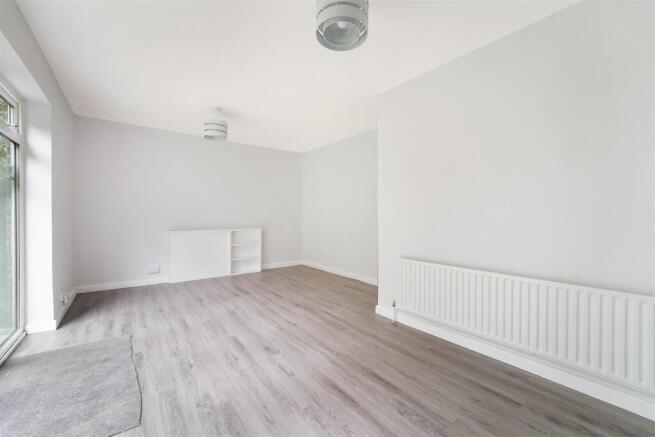 COURTLANDS CRESCENT, 58 (17).jpg