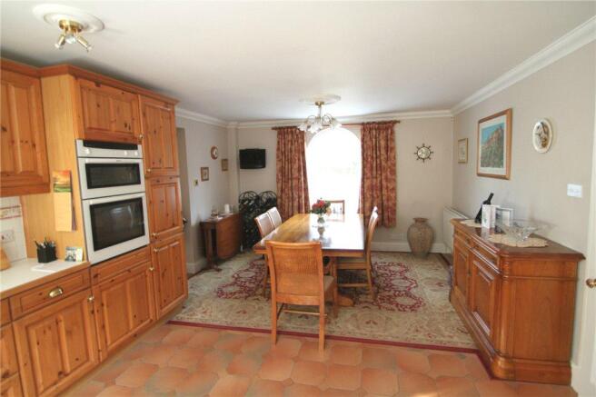 Dining/Kitchen