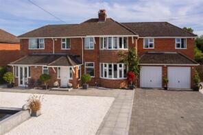 62, Hall Green, Malvern WR14 3QX