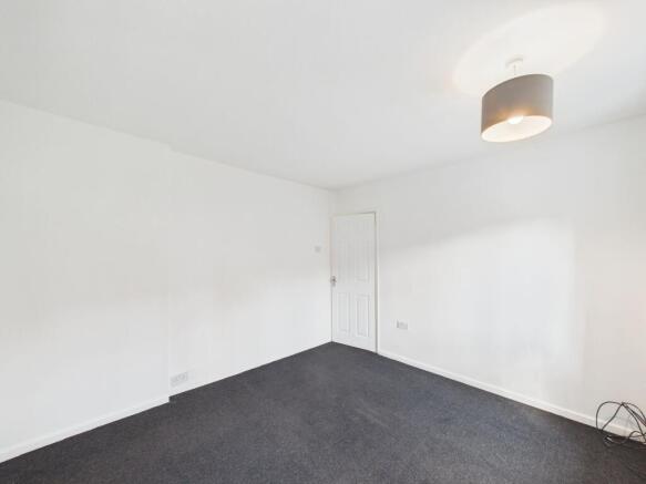 4 bed Detached to rent Image 4