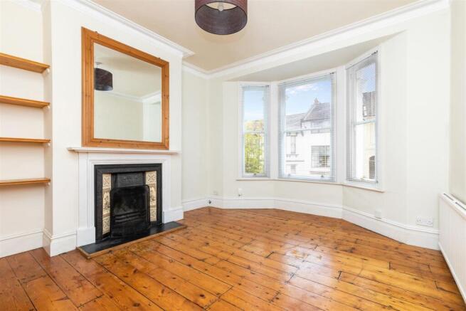 Roundhill Crescent-1.jpg