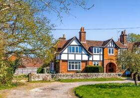 3, Wheelers Court Cottages, Reading Road, Sherfield-on-loddon RG27 0EX