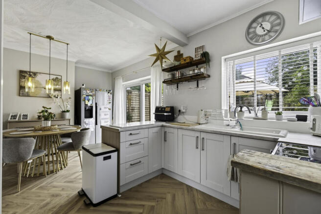 Kitchen Dining Room (2)