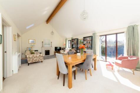 Totease Mews, Buxted, TN22