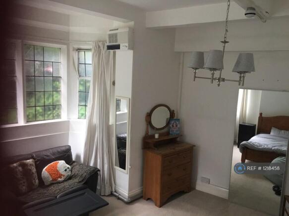 1 bed House Share to rent Image 4