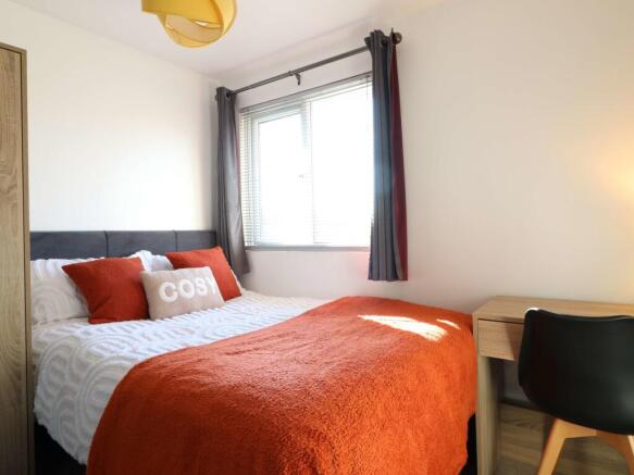 134 Balfour Road Room 3 4.JPG