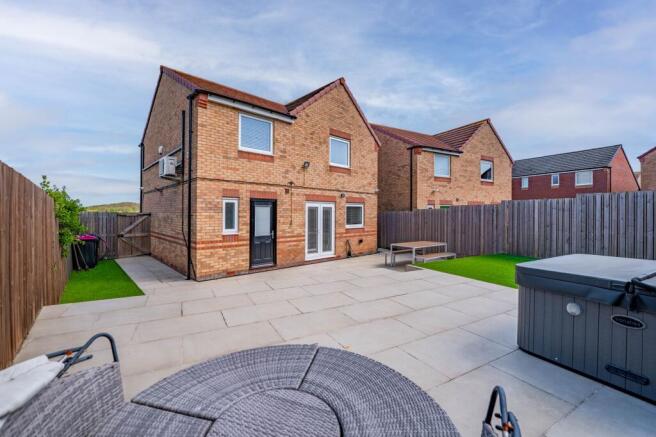 De Montford Drive, Kilnhurst, S64 photo 4