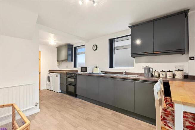 Kitchen_3.jpeg