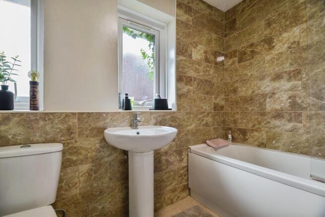 3 bed Semi-Detached for sale Image 11