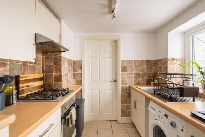 kitchen (2).jpg