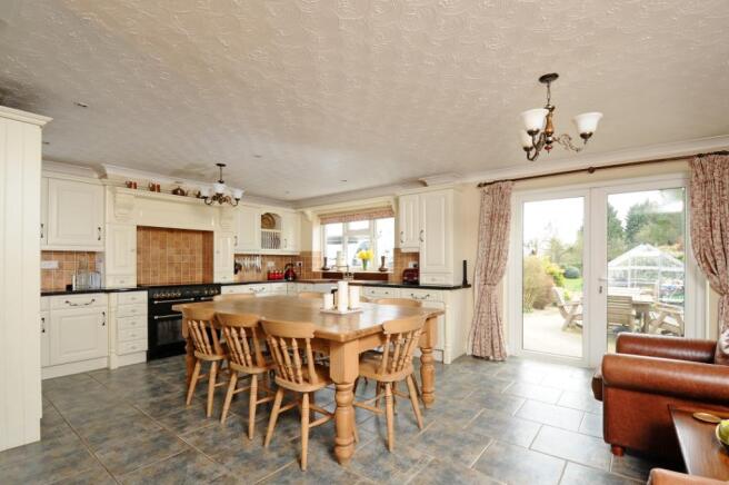 Kitchen/Dining Room