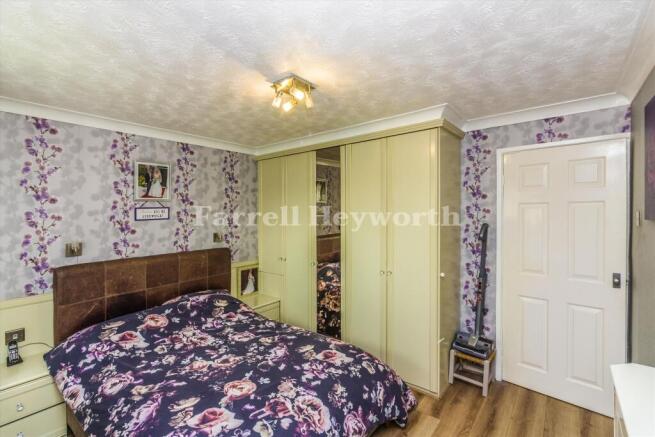 Bedroom 1 image 5