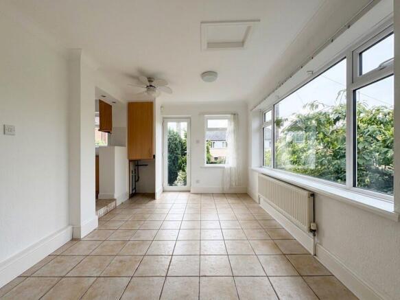 3 bed Semi-Detached to rent Image 4