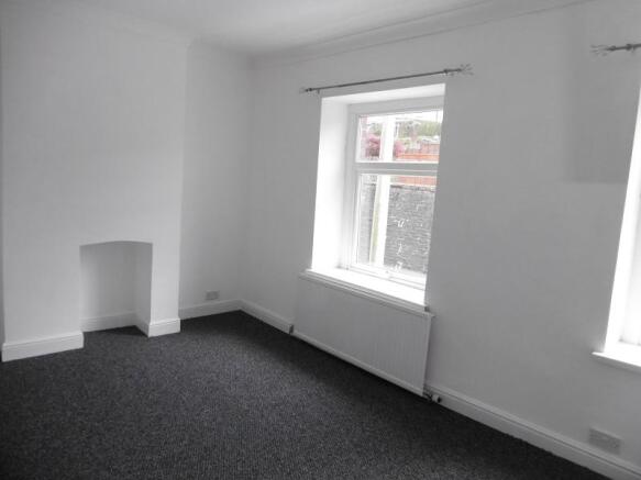 Bedroom 1 (FRONT)