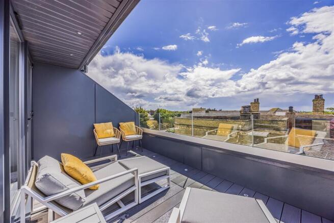 15 Wykeham Place, Fareham-PorticoMarketing-SoldBy-