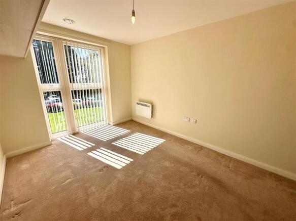 2 bed Apartment for sale Image 12