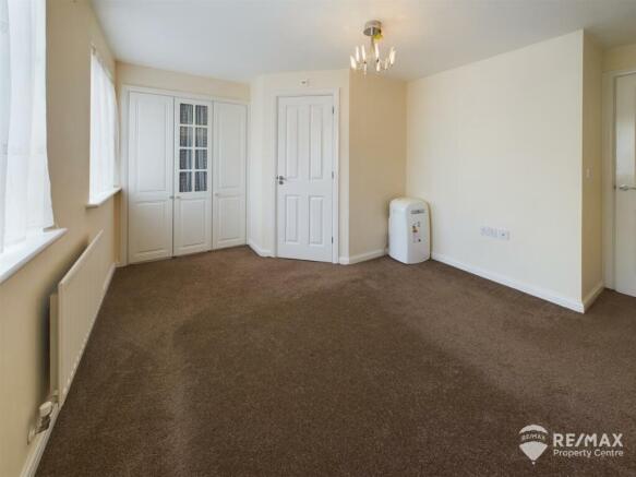 Bedroom 1.jpg