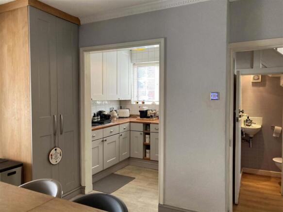 Kitchen/Cloakroom.jpg
