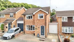 3, Oldbury Close, Frimley, Camberley GU16 8XT