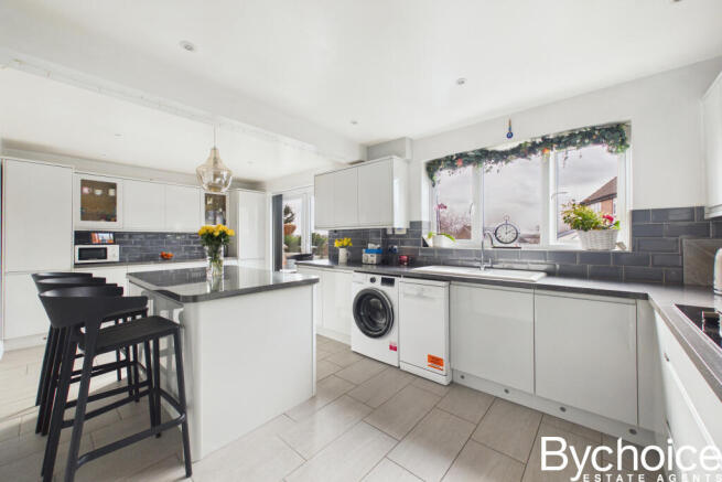 CAM05454G0-PR0122-STILL007