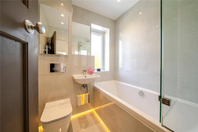 4 bed Semi-Detached for sale Image 10