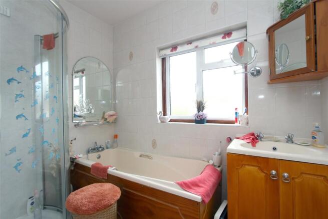 Bath/Shower Room