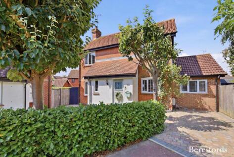 Larch Close, Steeple View, SS15