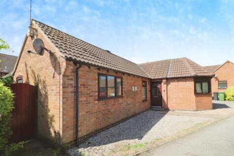 St. James Gardens, Bulkington, CV12