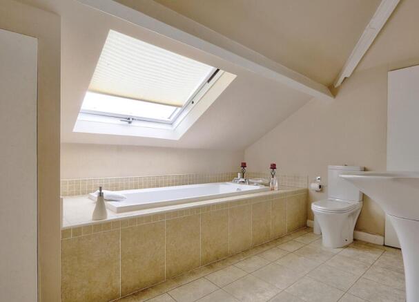 3 bed Semi-Detached Bungalow for sale Image 8