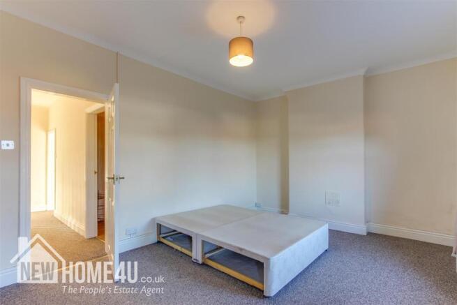 MASTER BEDROOM: