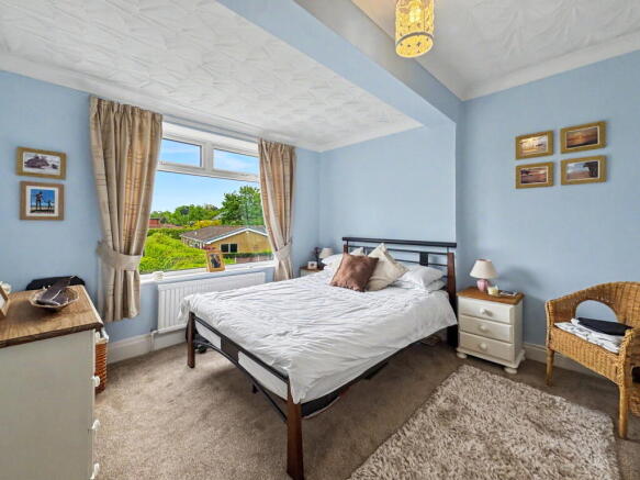 4 bed Semi-Detached for sale Image 9