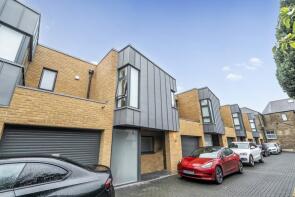 4, Bon Marche Mews, London SE27 9BJ